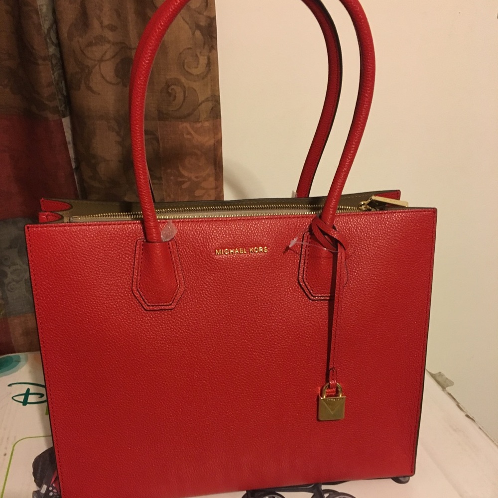 Red Micheal kors purse